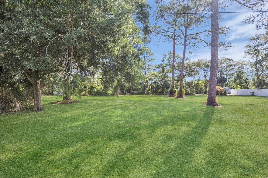 108 Lewis Ave, Tybee Island, GA for sale - Building Photo - Image 1 of 37