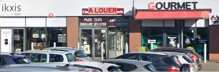 Retail in Joué-lès-Tours for lease - Building Photo - Image 1 of 2