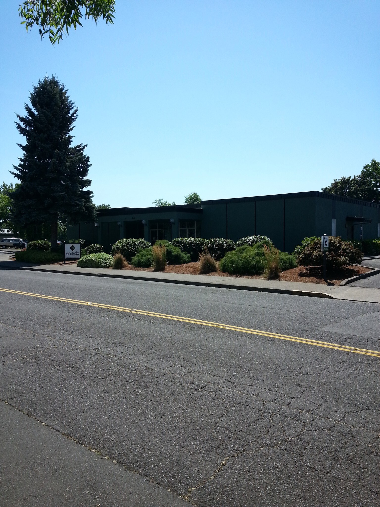 89 Centennial Loop, Eugene, OR for sale Primary Photo- Image 1 of 1