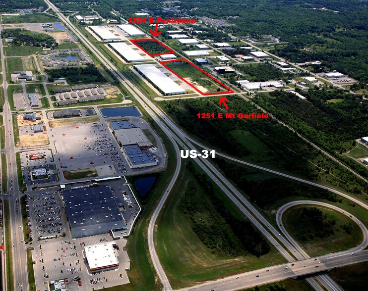 1251 E Mount Garfield Rd, Norton Shores, MI for sale - Primary Photo - Image 1 of 1