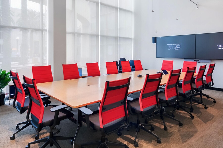 190 W Center Street Promenade, Anaheim, CA for sale - Interior Photo - Image 3 of 15