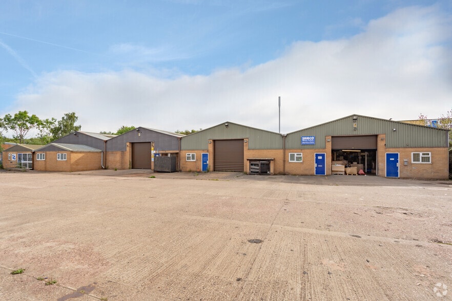 Veasey Clos, Nuneaton for sale - Primary Photo - Image 1 of 1