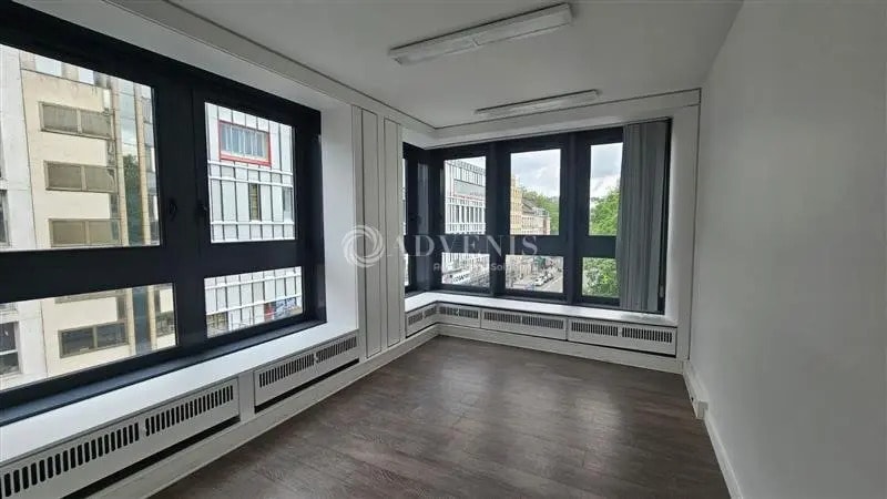 Office in Lille for lease - Interior Photo - Image 3 of 10