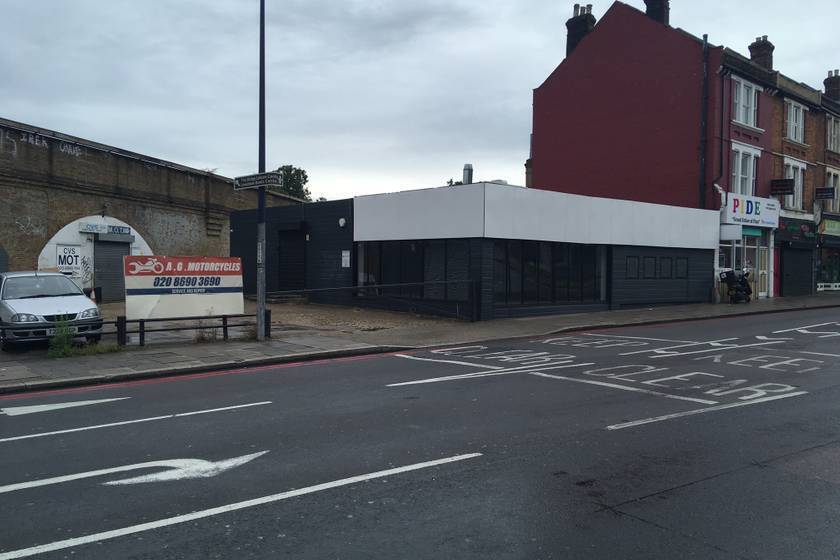 9-13 Catford Hl, London for sale Primary Photo- Image 1 of 1