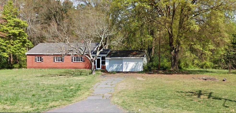 10205 Sam Furr Rd, Huntersville, NC for sale - Building Photo - Image 1 of 1