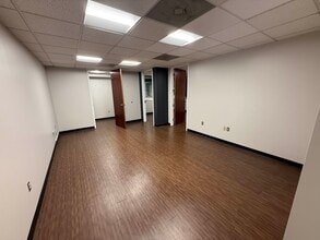 5102 W Village Green Dr, Midlothian, VA for lease Interior Photo- Image 1 of 5