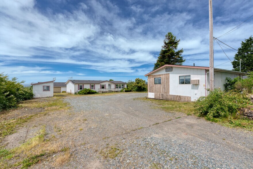 15526 Highway 101 S, Brookings, OR for sale - Building Photo - Image 1 of 1