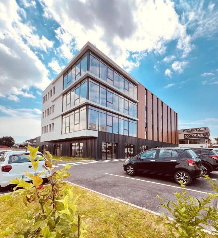 Office in Plaisir for lease Building Photo- Image 1 of 8