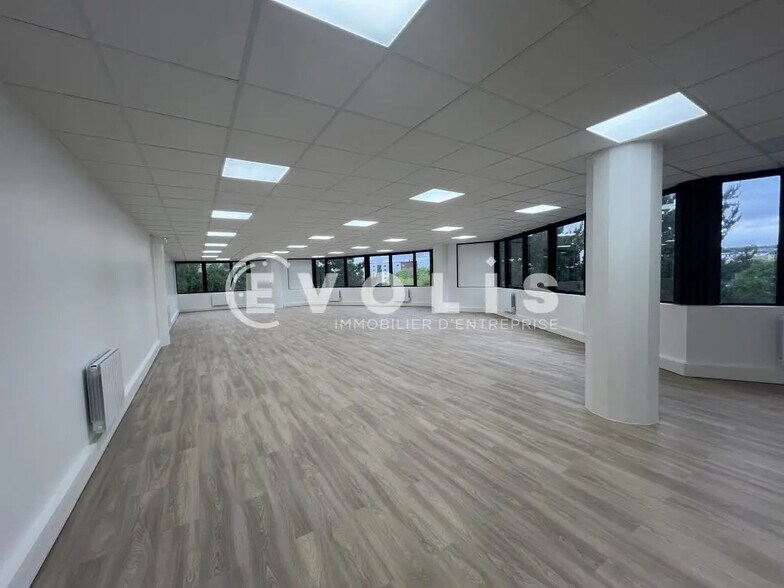 Office in Rosny-sous-Bois for lease - Interior Photo - Image 3 of 10
