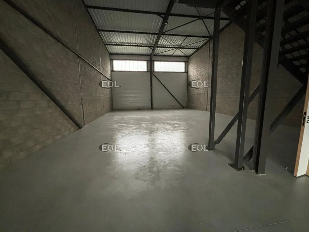 Flex in Marcoussis for lease Interior Photo- Image 1 of 10