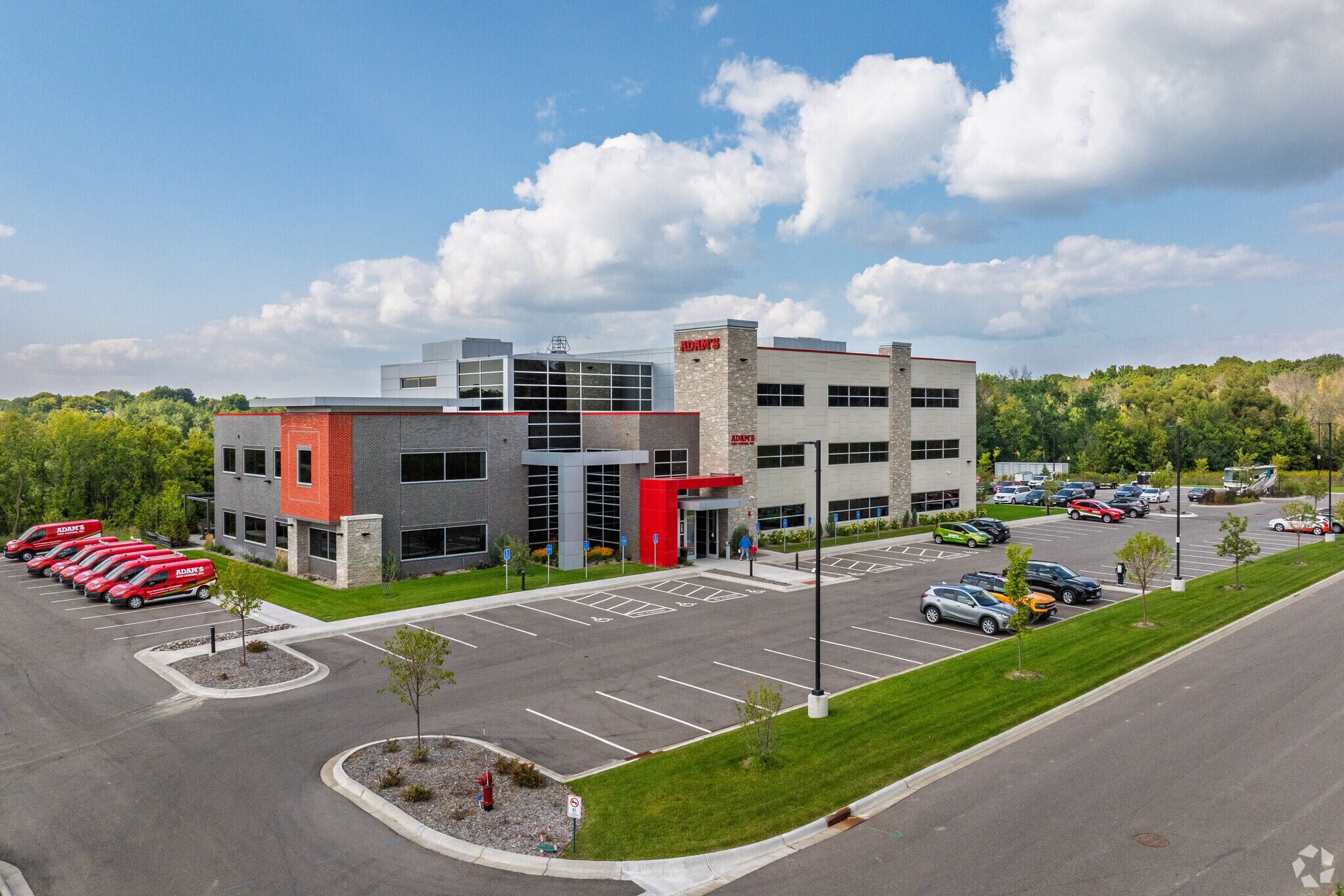 2900 Eagle Bluff Cir, Medina, MN for lease Primary Photo- Image 1 of 5