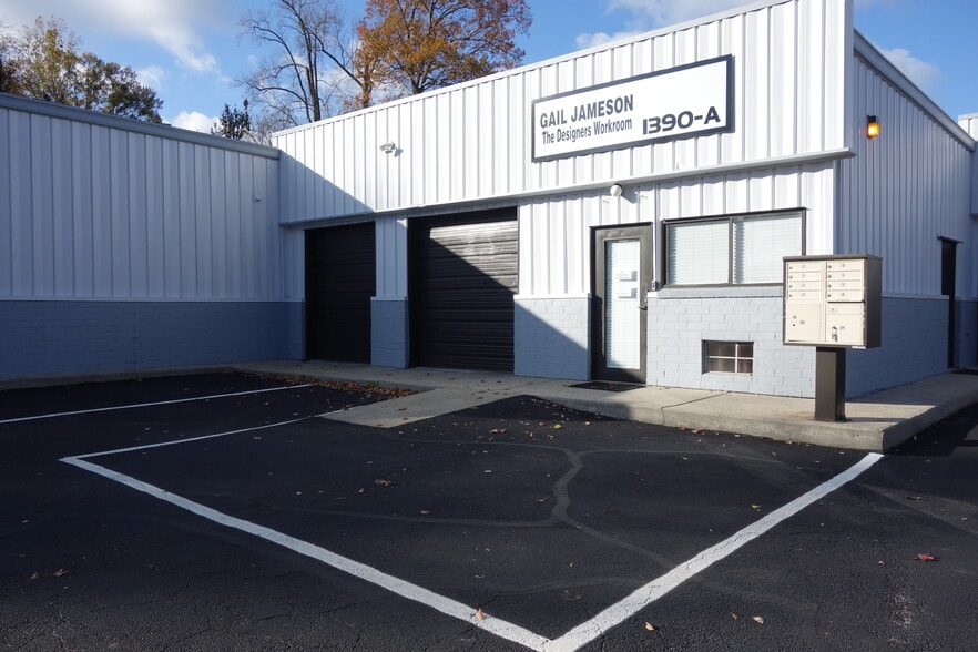 1388 Chattahoochee Ave, Atlanta, GA for lease - Building Photo - Image 1 of 10