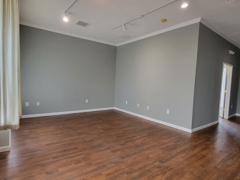 Steubenville Pike  2+Acre Redevelopment portfolio of 2 properties for sale on LoopNet.com - Building Photo - Image 3 of 24