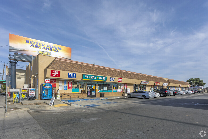 1564-1574 N Blackstone Ave, Fresno, CA for sale - Primary Photo - Image 1 of 1