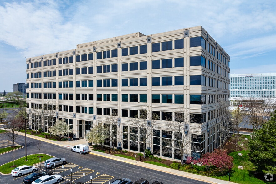 1500 McConnor Pky, Schaumburg, IL for lease - Building Photo - Image 1 of 13