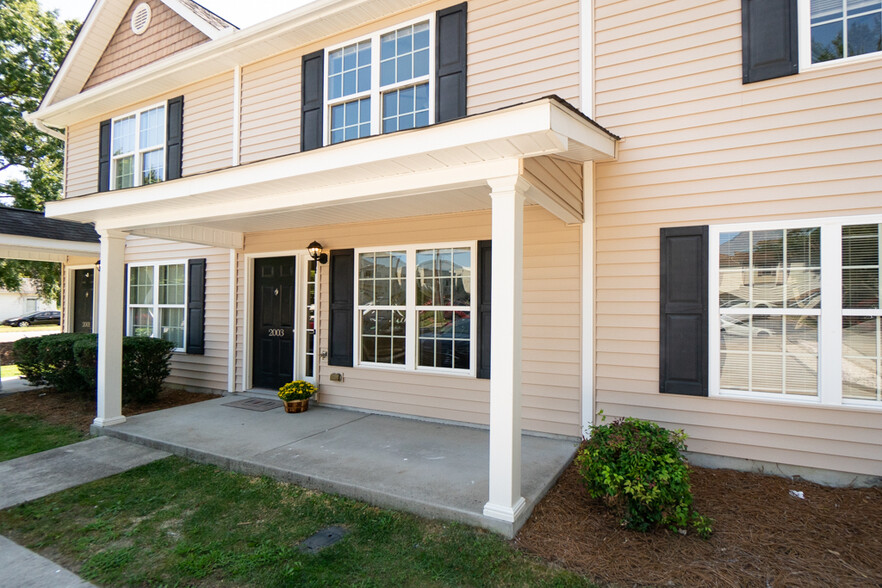 2001-2009 Sherwood St, Greensboro, NC for sale - Building Photo - Image 1 of 32