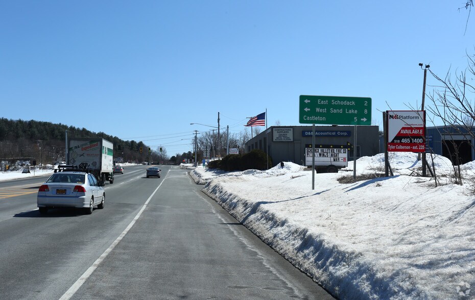 1752 Columbia Tpke, Castleton On Hudson, NY for sale - Primary Photo - Image 1 of 1
