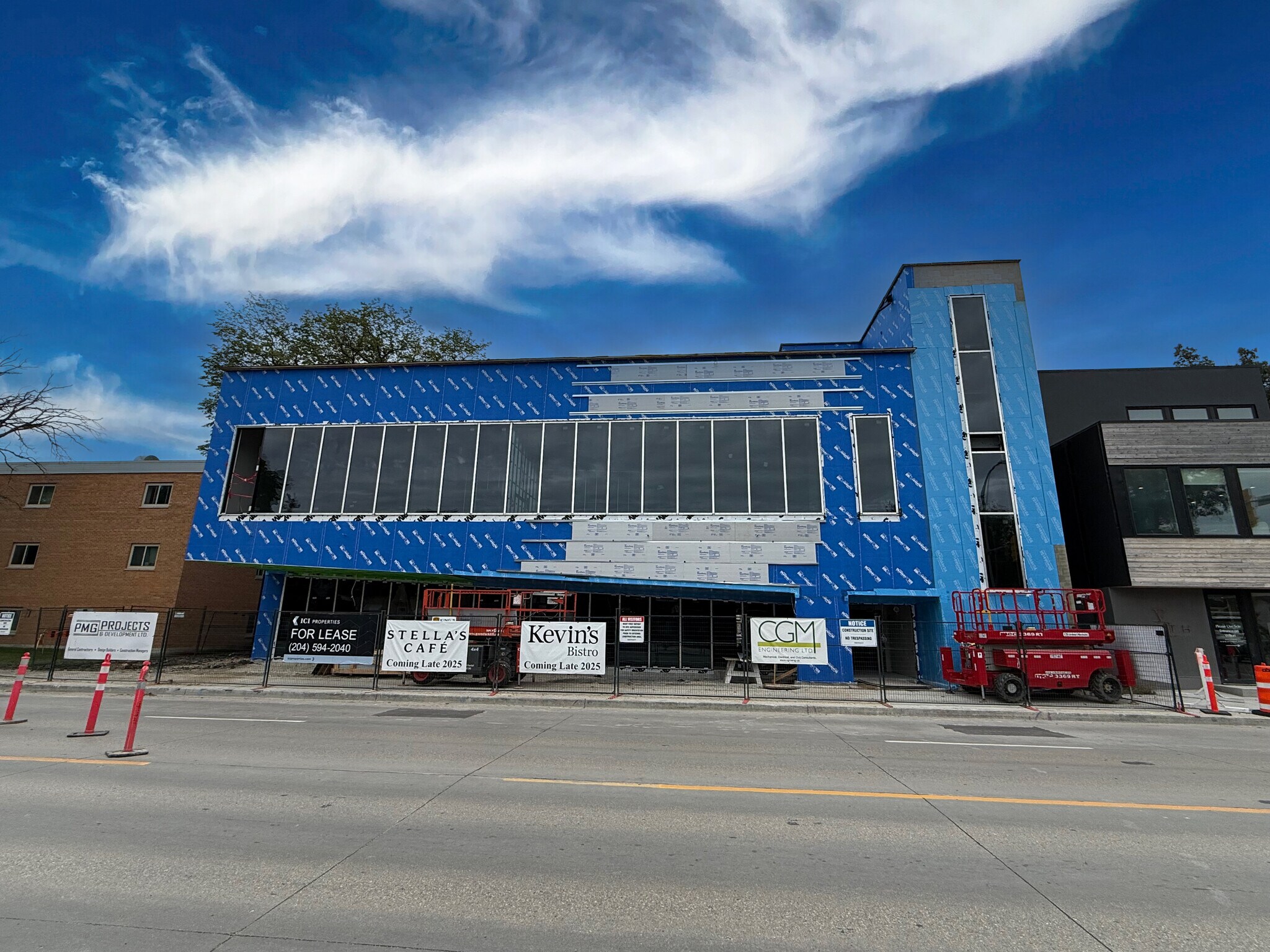 1100 Corydon Av, Winnipeg, MB for lease Building Photo- Image 1 of 4