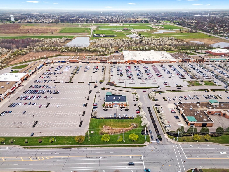 7615-7617 Voice Of America Centre Dr, West Chester, OH for lease - Building Photo - Image 3 of 4