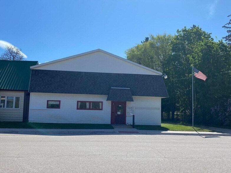 9213 Aura St, Kaleva, MI for sale - Primary Photo - Image 1 of 1