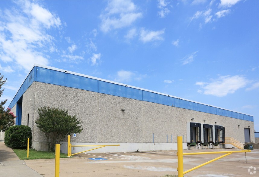 3121-3129 Pinewood Dr, Arlington, TX for sale - Primary Photo - Image 1 of 1