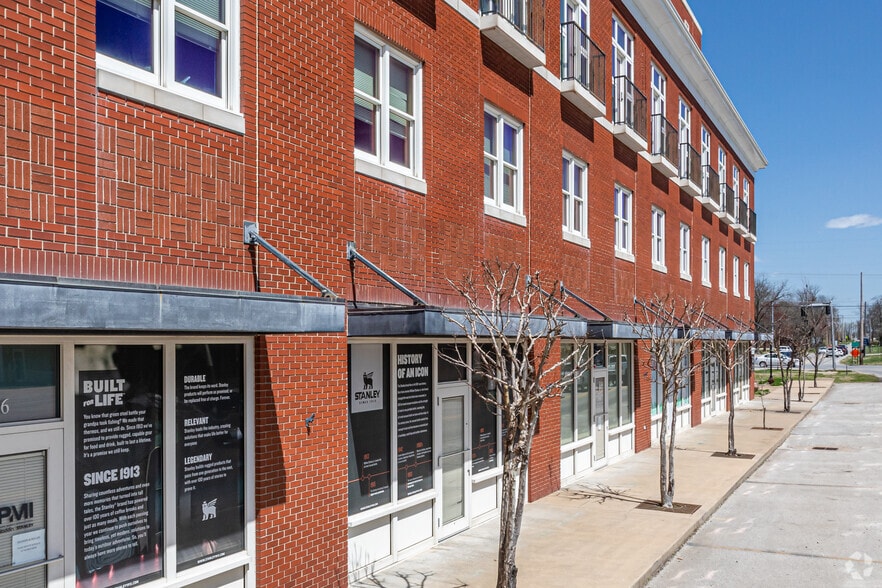 206 SW 8th St, Bentonville, AR for lease - Building Photo - Image 3 of 31