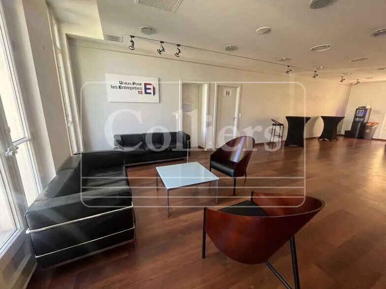 Office in Marseille for lease - Building Photo - Image 3 of 11