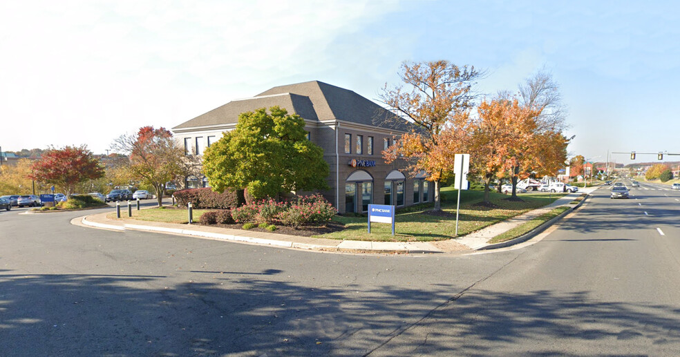 7800-7818 Sudley Rd, Manassas, VA for lease - Building Photo - Image 2 of 8