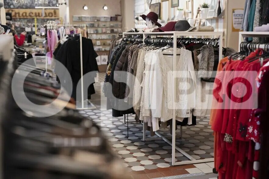 Retail in Hossegor for lease - Building Photo - Image 1 of 2