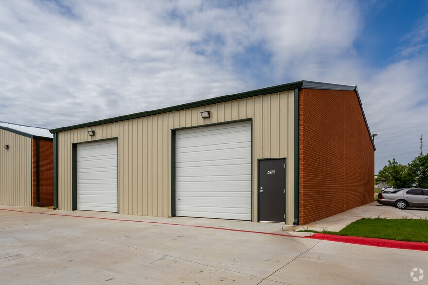 414 Powerhouse, McKinney, TX for lease - Building Photo - Image 1 of 2