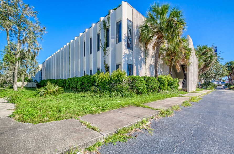 6501 Arlington Expy, Jacksonville, FL 32211