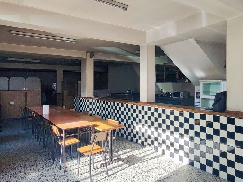 Retail in Arteixo, La Coruna for sale - Interior Photo - Image 2 of 10