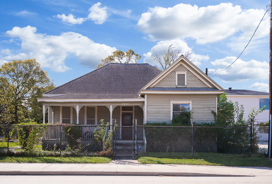 2411 N Main St, Houston, TX for sale - Building Photo - Image 1 of 1