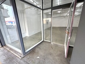 305 E 9th St, Los Angeles, CA for lease Interior Photo- Image 2 of 8