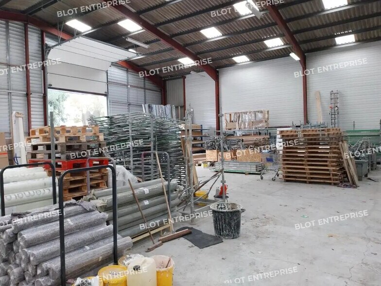 Flex in Carquefou for lease - Interior Photo - Image 2 of 10