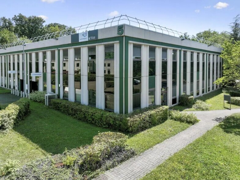 1-6 Rue Des Vergers, Limonest for lease - Building Photo - Image 1 of 181