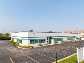 Glen-Bloom Office Building - Live-Work Space