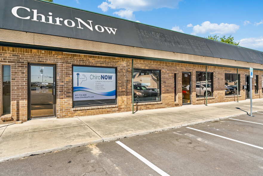 702-736 S Saginaw Blvd, Fort Worth, TX for lease - Building Photo - Image 3 of 15