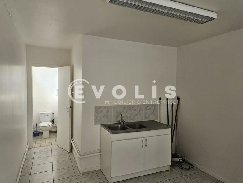 19 Avenue Du 8 Mai 1945, Pecqueuse for sale - Primary Photo - Image 1 of 3