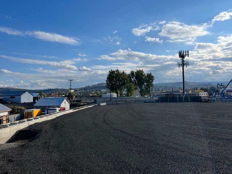 215 Terminal Ave, The Dalles, OR for sale - Building Photo - Image 2 of 3