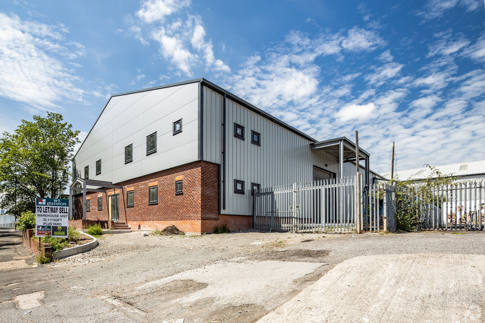 234 Briscoe Ln, Manchester for sale Building Photo- Image 1 of 8