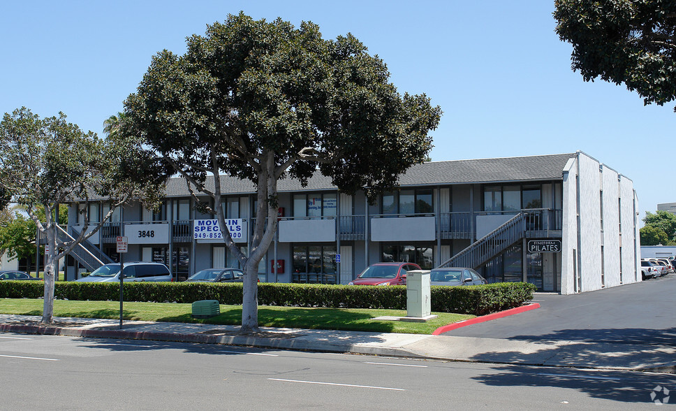 3848 Campus Dr, Newport Beach, CA for lease - Primary Photo - Image 1 of 8