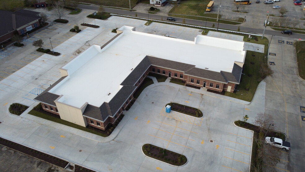 4845 Main St, Zachary, LA for lease - Building Photo - Image 2 of 5