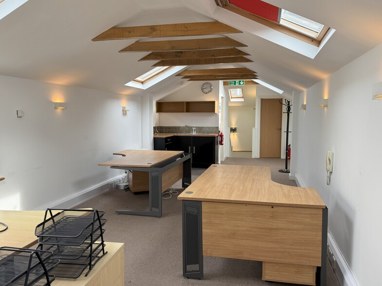 3 Willow Grv, Chislehurst for lease - Building Photo - Image 3 of 4