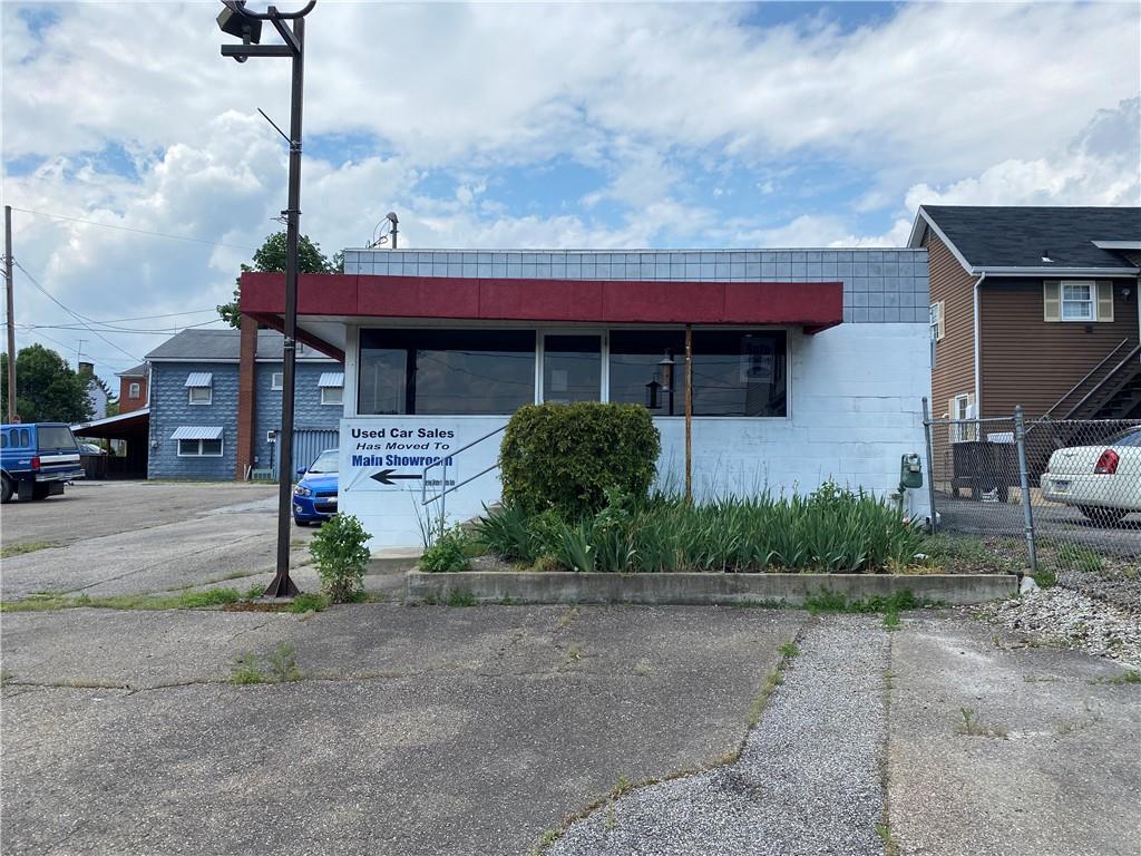 19-19 1/2 E Pike St, Houston, PA for sale Building Photo- Image 1 of 1