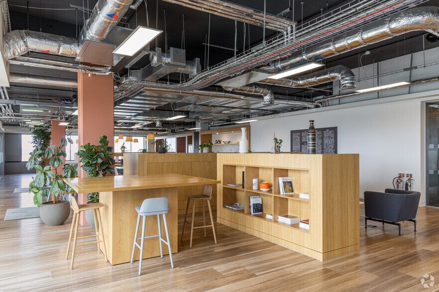 2 Park Royal, London for lease - Interior Photo - Image 2 of 18