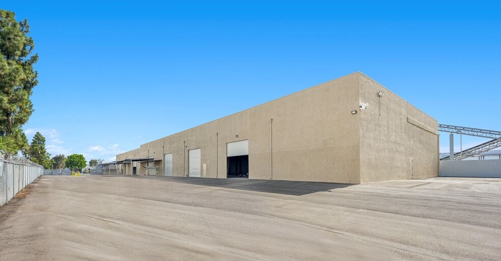 7455-7465 Carroll Rd, San Diego, CA for lease - Building Photo - Image 3 of 5