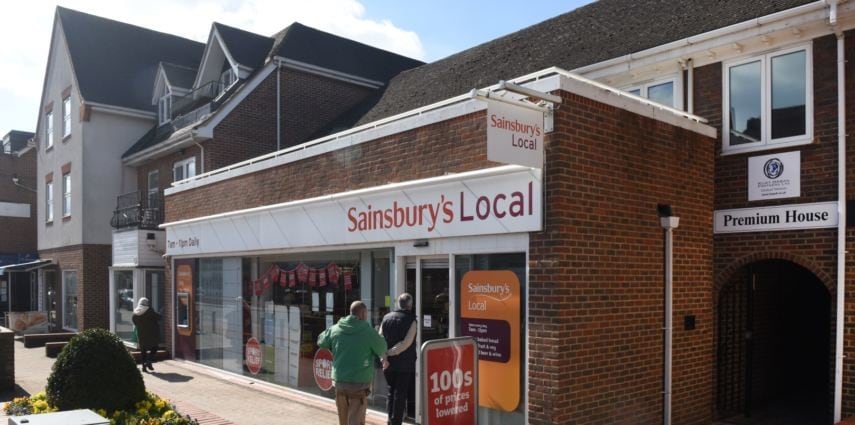 The Broadway, Farnham Common for lease - Building Photo - Image 2 of 3