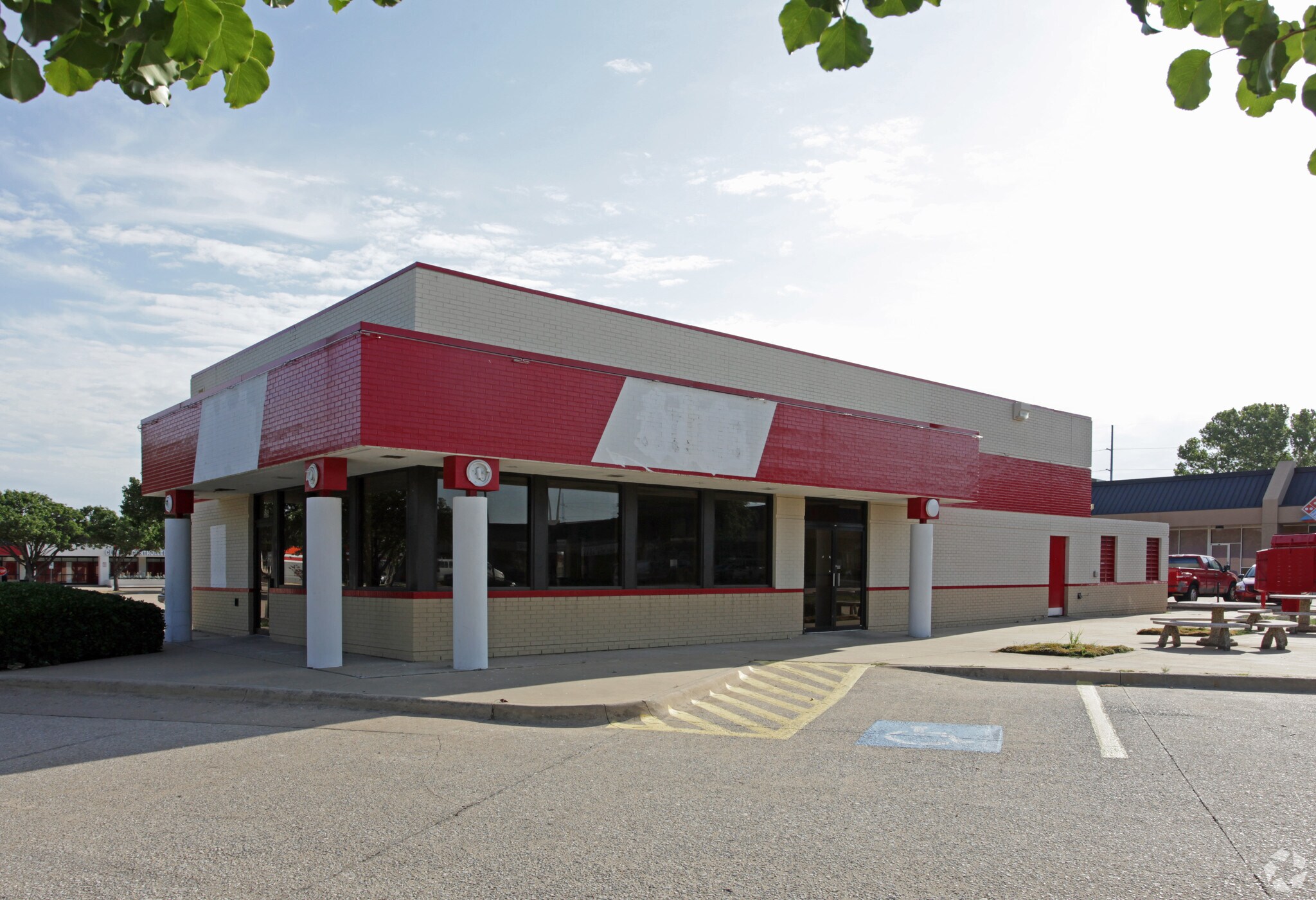 526 W Arapaho Rd, Richardson, TX for sale Primary Photo- Image 1 of 1