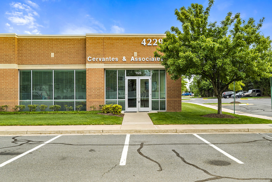 4229 Lafayette Center Dr, Chantilly, VA for lease - Building Photo - Image 2 of 7